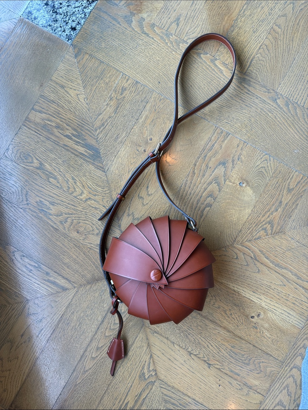 Spiral-Petal Round Crossbody Bag in Chestnut